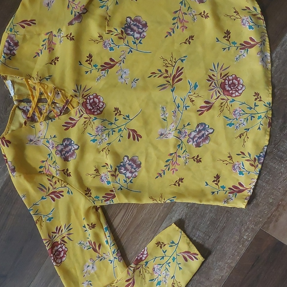 Floral blouse‎ - Picture 2 of 7